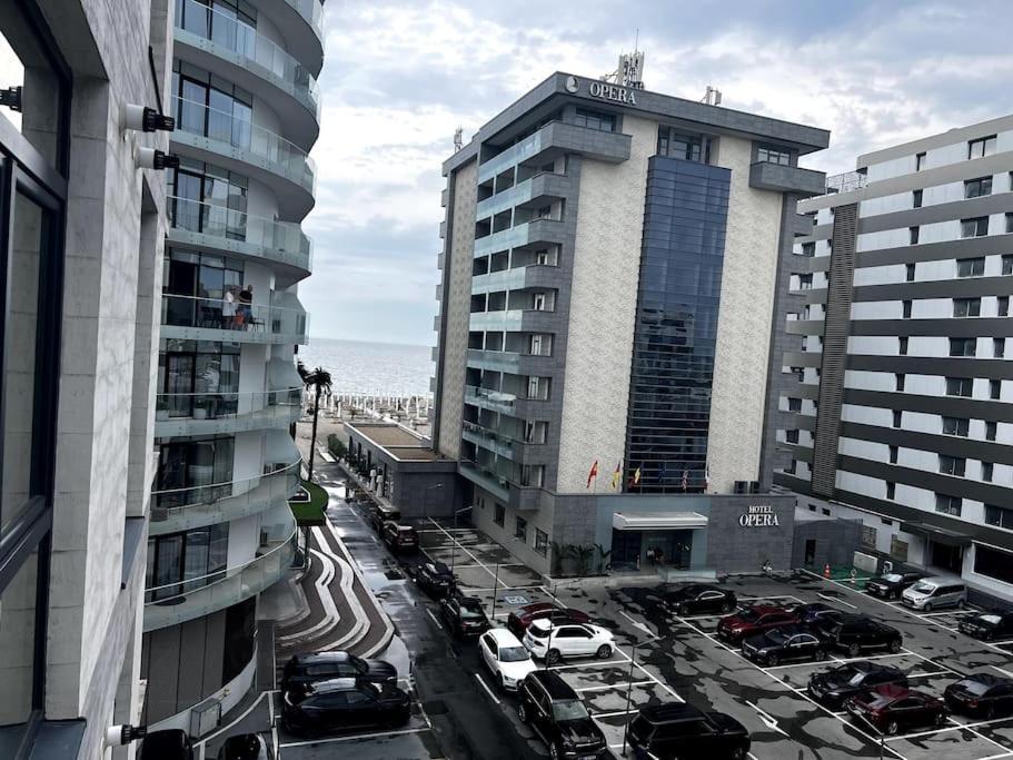 Romeo'S Beachfront Apartment By Loft, Hotel Opera And White Tower Mamaia Exterior photo