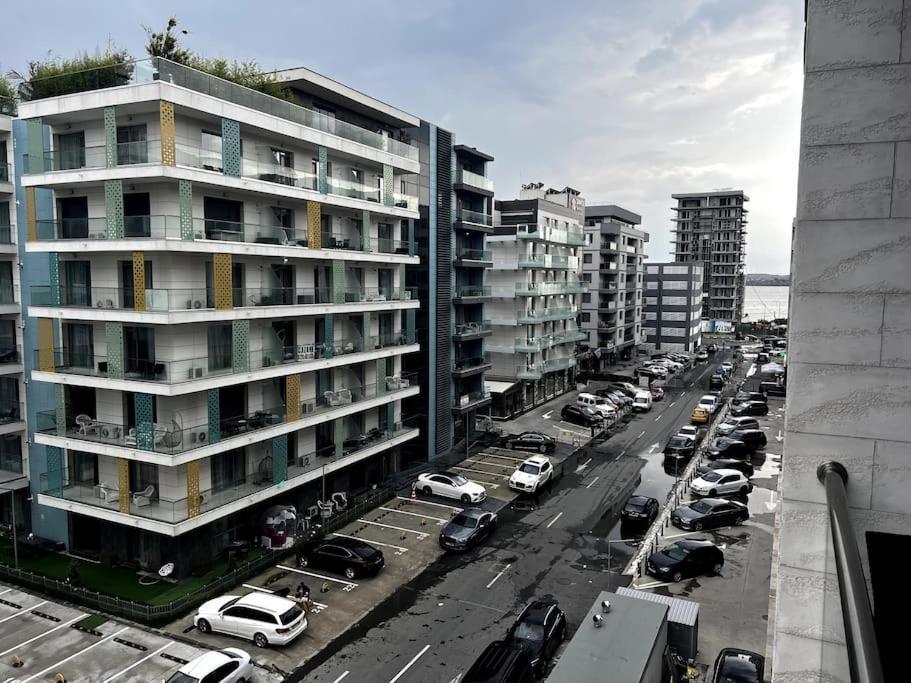 Romeo'S Beachfront Apartment By Loft, Hotel Opera And White Tower Mamaia Exterior photo